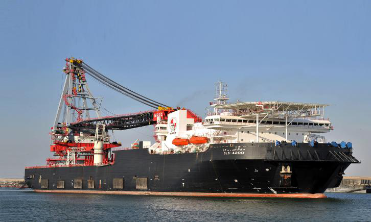 “DLS-4200”起重铺管船